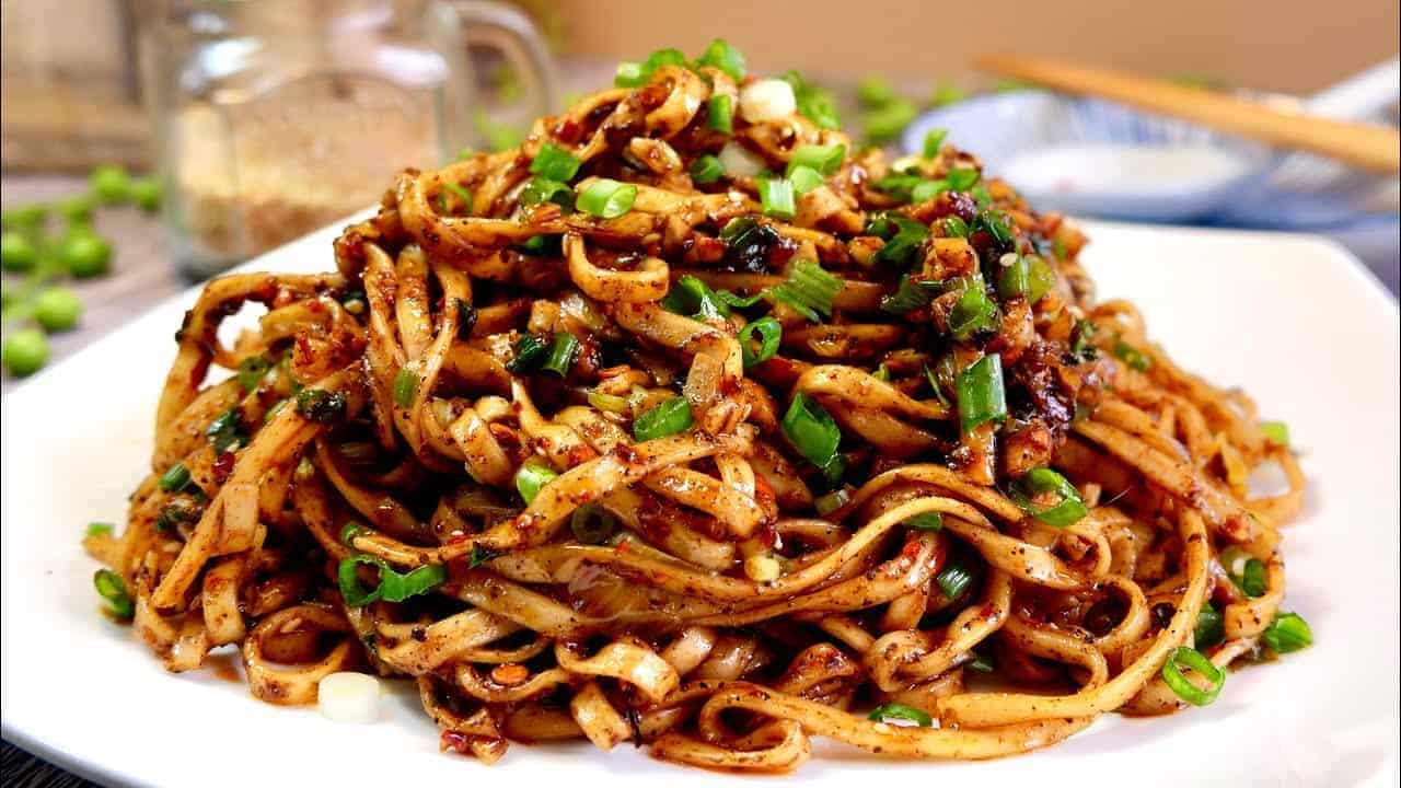 تصویر 2 از فروش نودل مرغ تند و لیمو؛ ترکیبی تازه و پرانرژی برای روز های پرهیجان 135 گرمی + قیمت خرید به صرفه